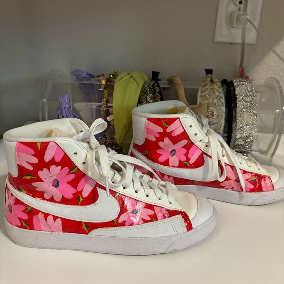 LoveShackFancy Hand Painted Nike Sneakers - Size 8 - Picture 3 of 7
